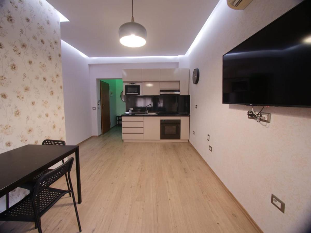 Apartamento Hidden Gem In The Center Of Tirana Exterior foto